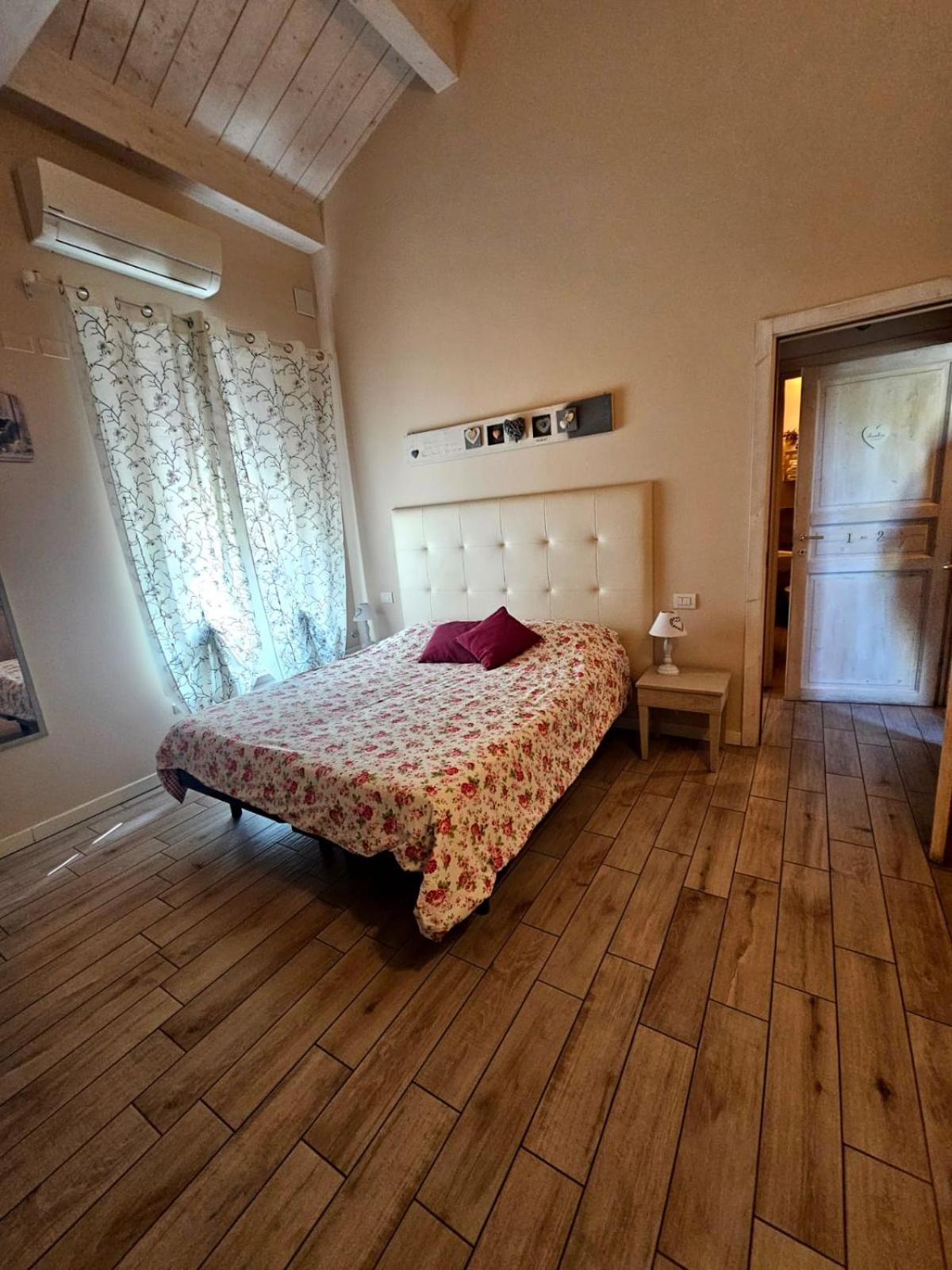 Luna City Ravenna Ruang foto